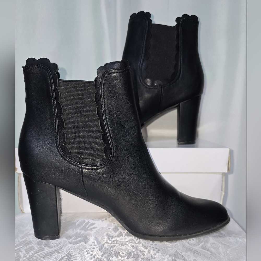 Womens Pull On Black Ankle Boots High Block Heel  Size 8.5